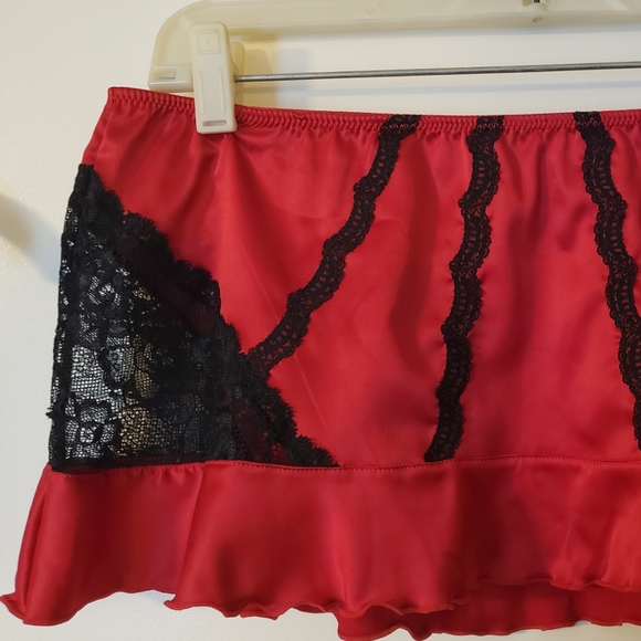 Jezebel bra and "skirt" - Picture 4 of 4